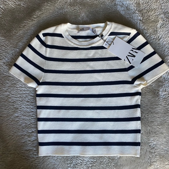 Zara Cropped T - Picture 1 of 4